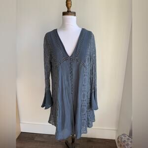 ENTRO BLUE BELL SLEEVE LACE BUTTON FRONT MINI DRESS MEDIUM